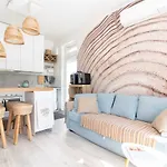 Season Surprise Apartment, By Cohost *