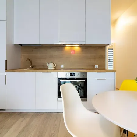 Season Surprise Apartment, By Cohost