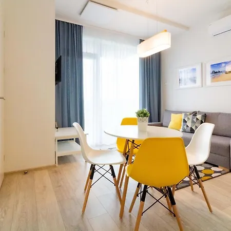 Season Surprise Apartment, By Cohost * Palanga