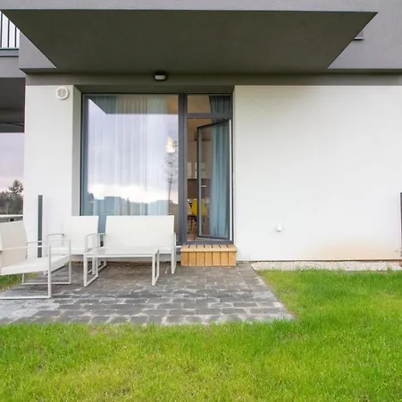 Apartman Season Surprise Apartment, By Cohost Palanga