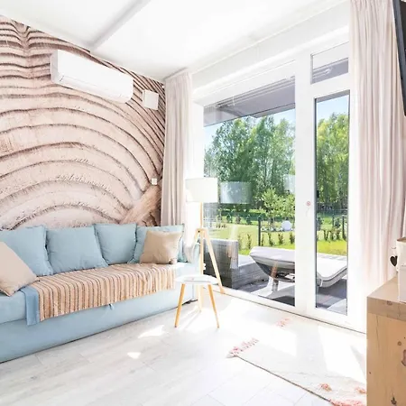 Season Surprise Apartment, By Cohost Palanga