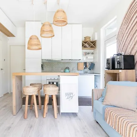 Season Surprise Apartment, By Cohost Lägenhet