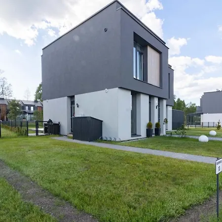 Season Surprise Apartment, By Cohost * Palanga