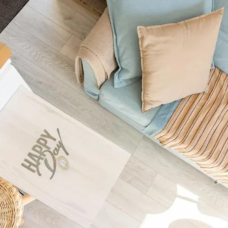 Season Surprise Apartment, By Cohost Apartman *