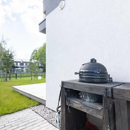 Season Surprise Apartment, By Cohost *