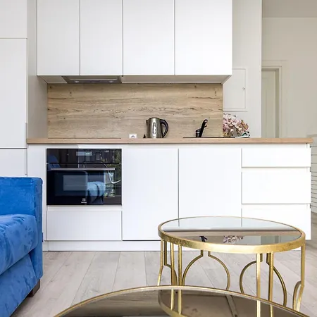 Season Surprise Apartment, By Cohost