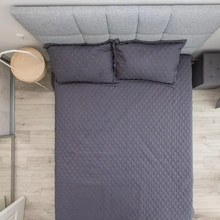 Apartman Season Surprise Apartment, By Cohost