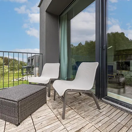 Season Surprise Apartment, By Cohost *