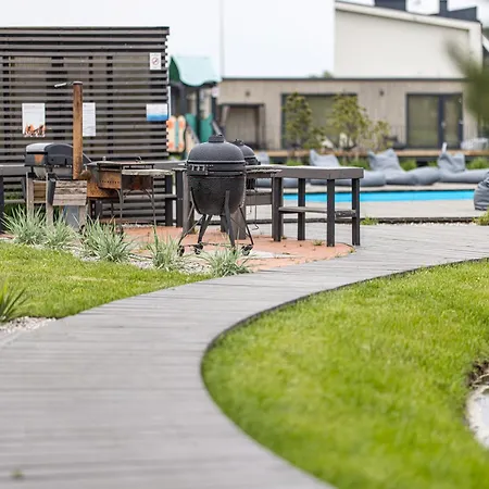 Season Surprise Apartment, By Cohost