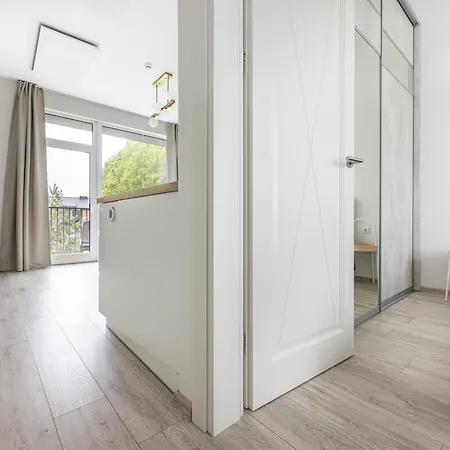 Season Surprise Apartment, By Cohost Palanga