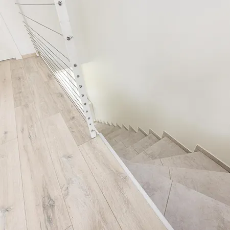 Season Surprise Apartment, By Cohost