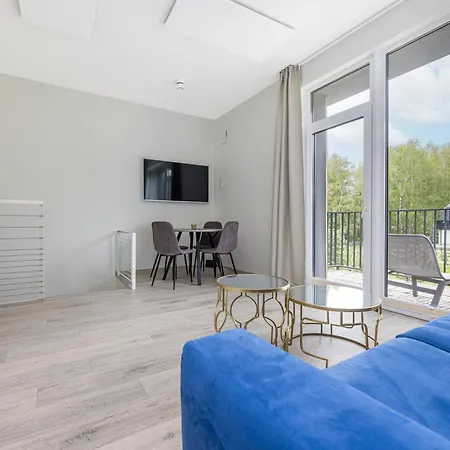 Season Surprise Apartment, By Cohost Apartman *