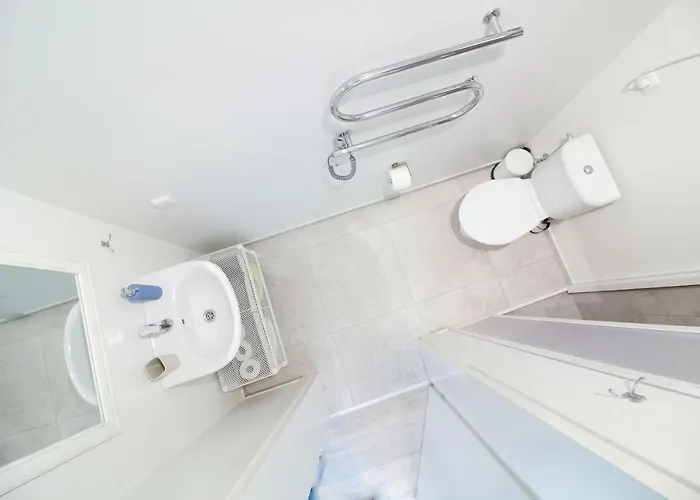 Apartment Season Surprise Apartment, By Cohost *