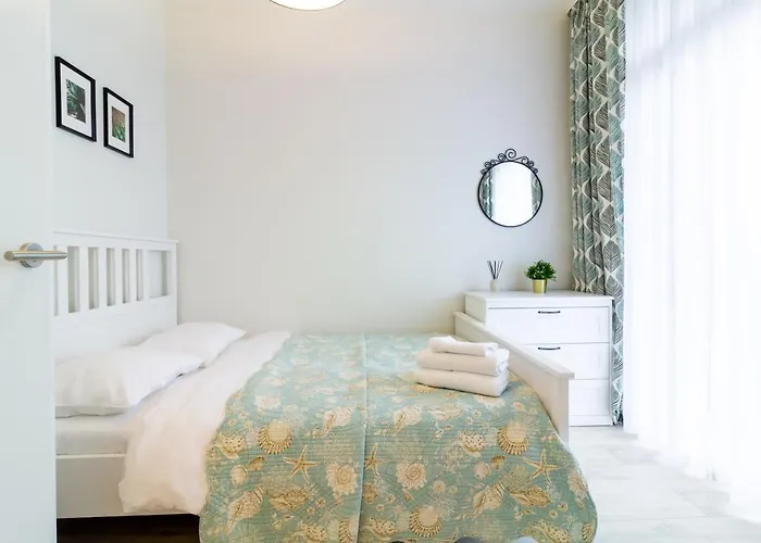 Season Surprise Apartment, By Cohost