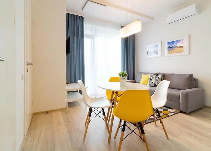 Season Surprise Apartment, By Cohost * Palanga