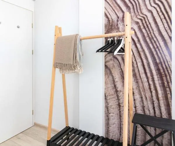 Season Surprise Apartment, By Cohost *