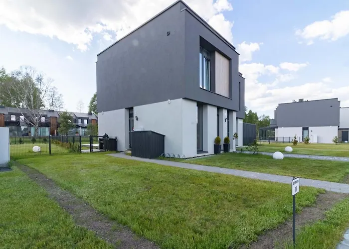 Season Surprise Apartment, By Cohost * Palanga