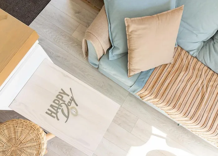 Season Surprise Apartment, By Cohost Apartmán *