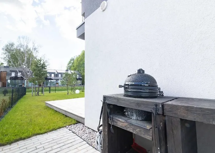 Season Surprise Apartment, By Cohost *