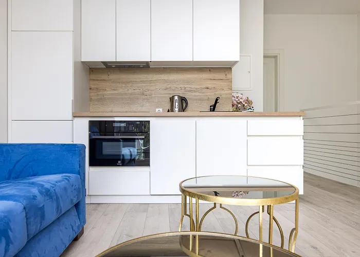 Season Surprise Apartment, By Cohost