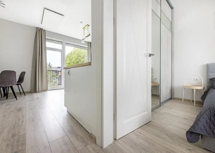 Season Surprise Apartment, By Cohost Palanga