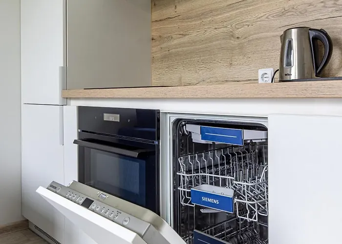 Season Surprise Apartment, By Cohost *