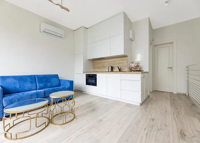 Season Surprise Apartment, By Cohost