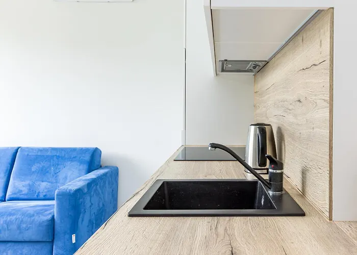 Season Surprise Apartment, By Cohost Palanga