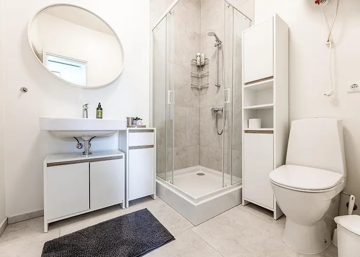 Season Surprise Apartment, By Cohost *