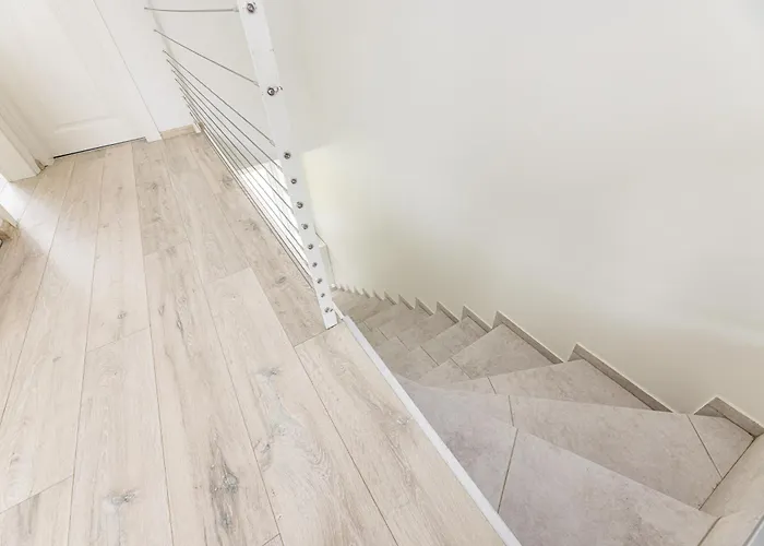 Season Surprise Apartment, By Cohost