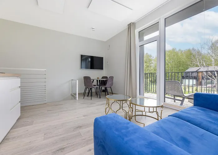 Season Surprise Apartment, By Cohost Apartmán *