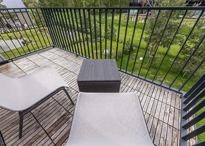 Season Surprise Apartment, By Cohost Apartment