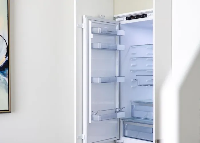 Season Surprise Apartment, By Cohost Palanga