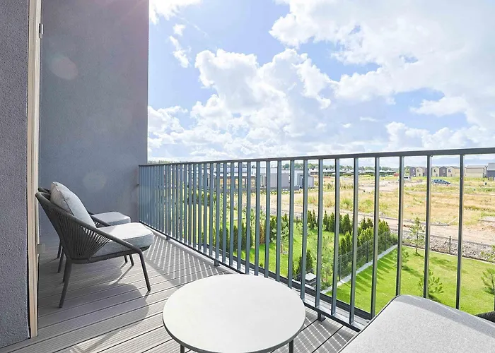 Season Surprise Apartment, By Cohost *